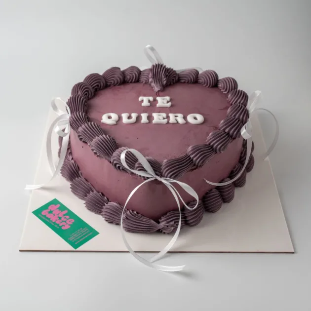 Pastel Corazón Retro