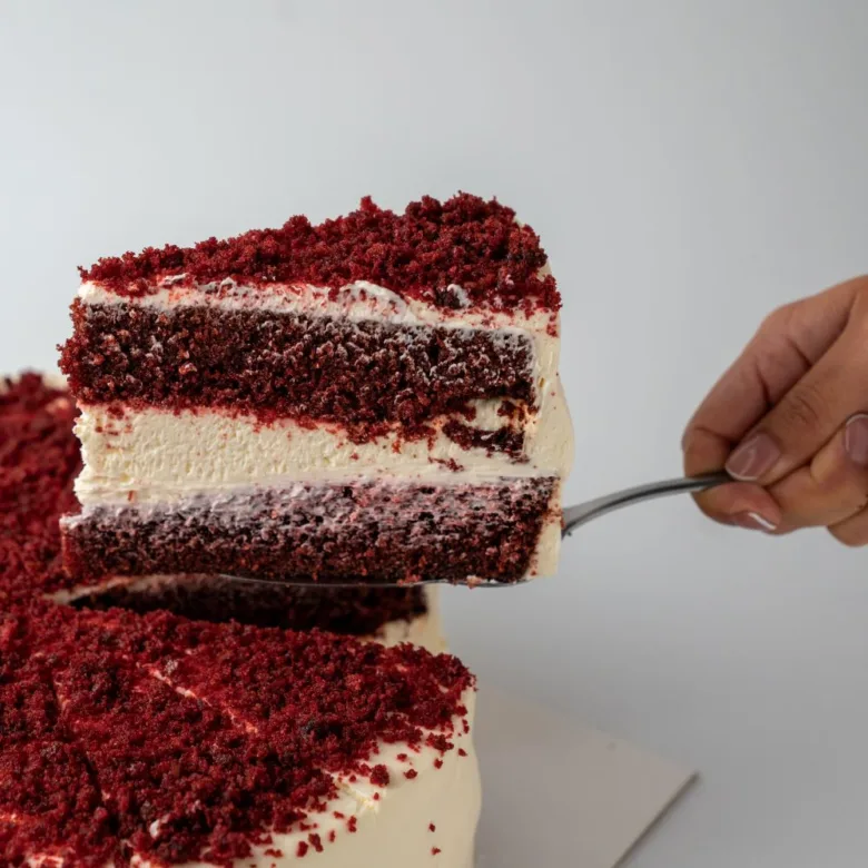 Pastel Red Velvet cortado
